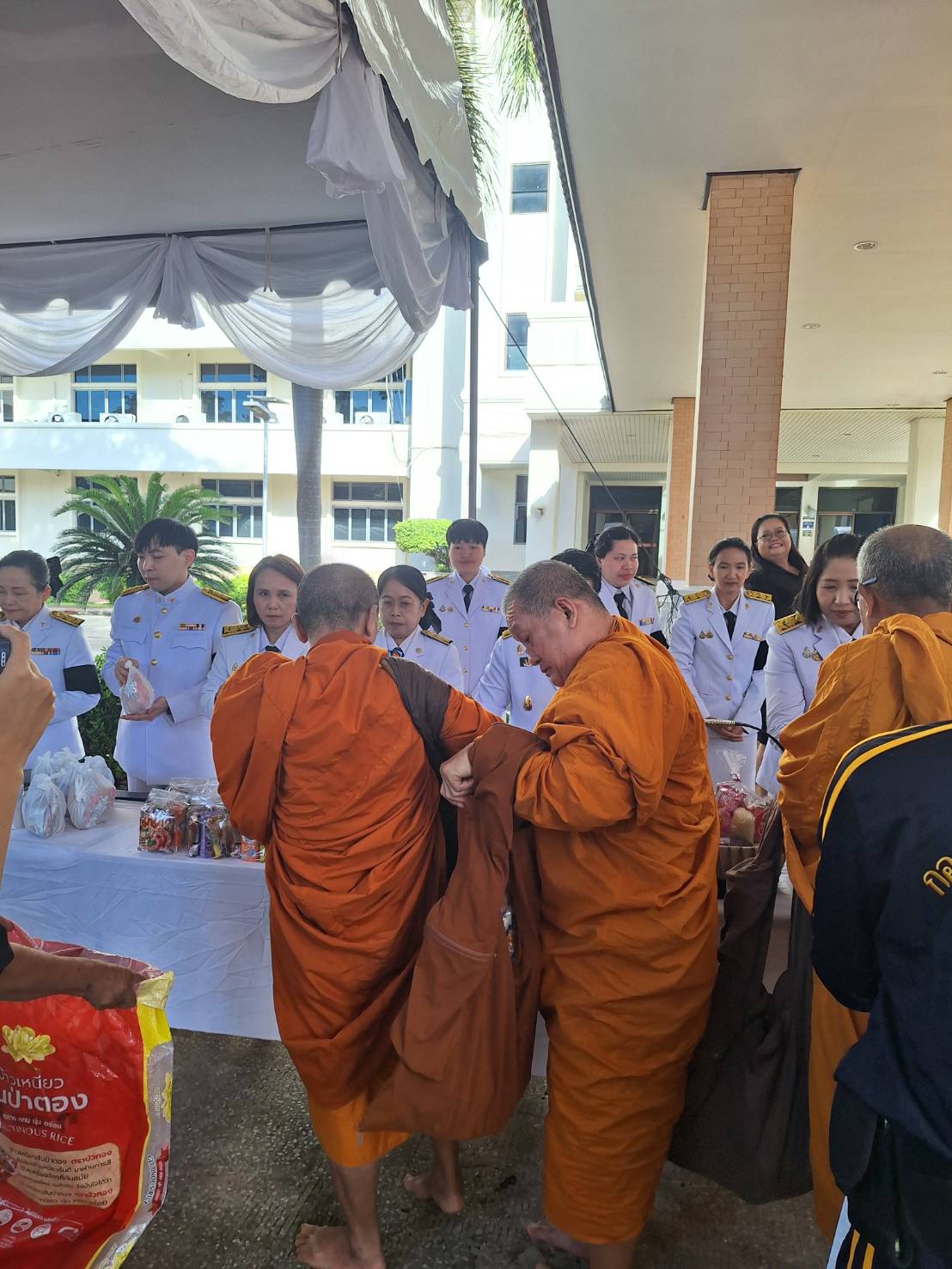 title - วันที่ 26 มิถุนายน 2569 นายวิทูล ประดิษฐบุญ ปฏิรูปที่ดินจังหวัดปราจีนบุรี มอบหมายให้  ข้าราชการ และเจ้าหน้าที่ ส.ป.ก.ปราจีนบุรี ร่วมพิธี เจริญพระพุทธมนต์และทำบุญตักบาตร ถวายพระกุศล เนื่องในโอกาสฉลองพระชนมายุ 99 พรรษา สมเด็จพระสังฆราช 
